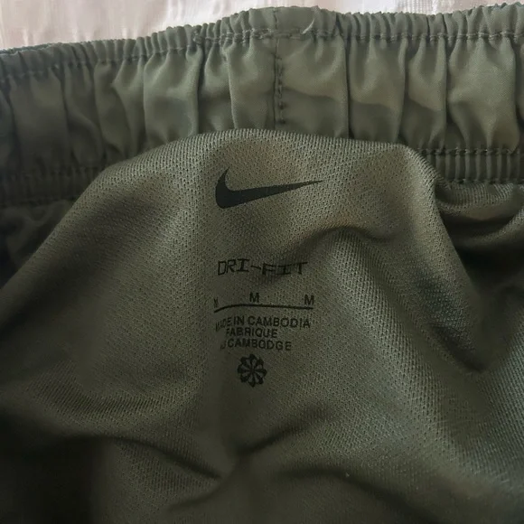Nike Women's Green Running Shorts - Picture 2 of 3
